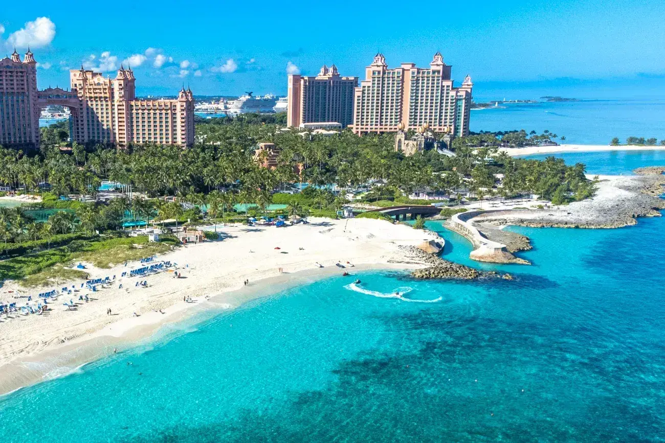 Cocktail cruise with Nassau sightseeing and snorkeling
