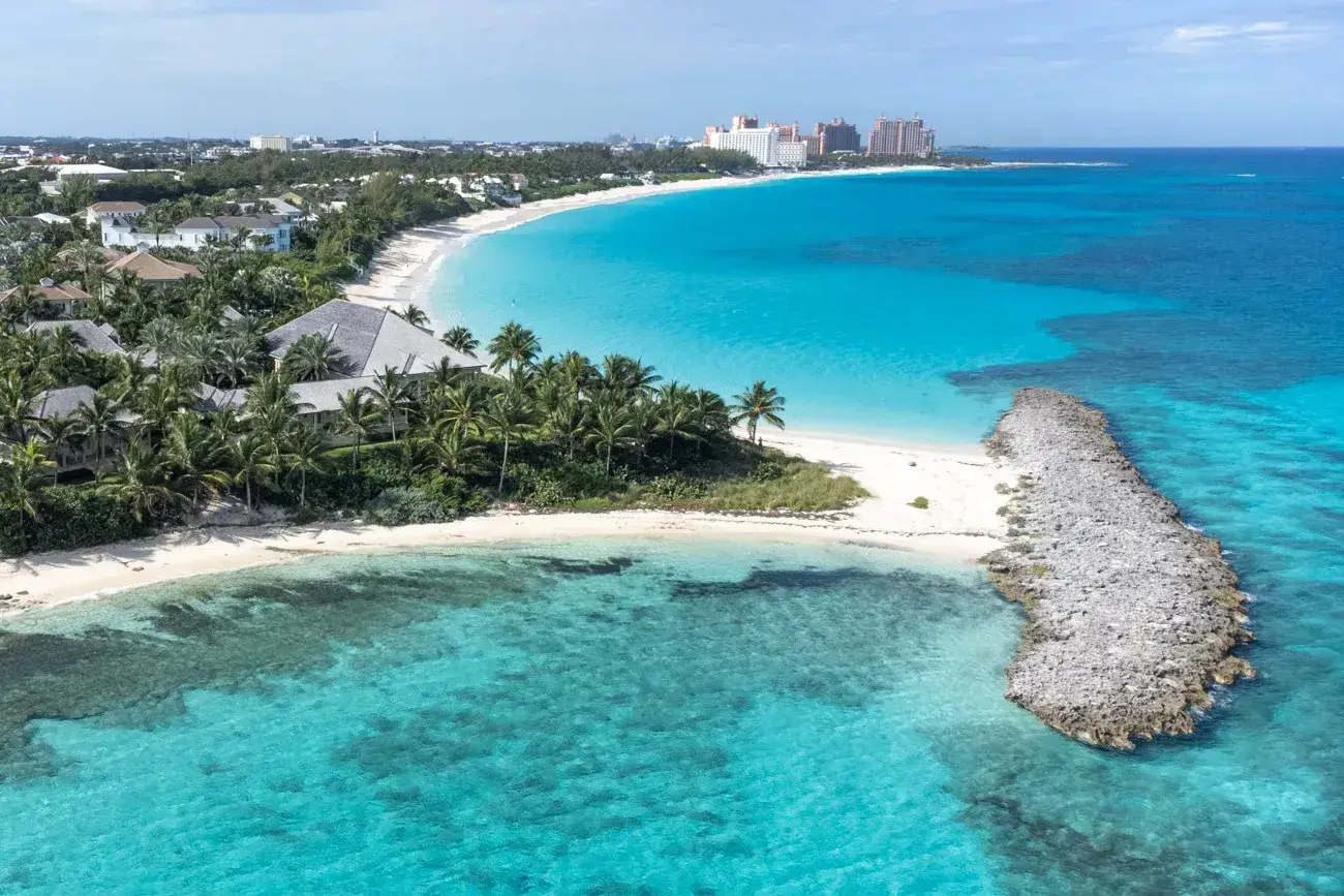 Cocktail cruise with Nassau sightseeing and snorkeling