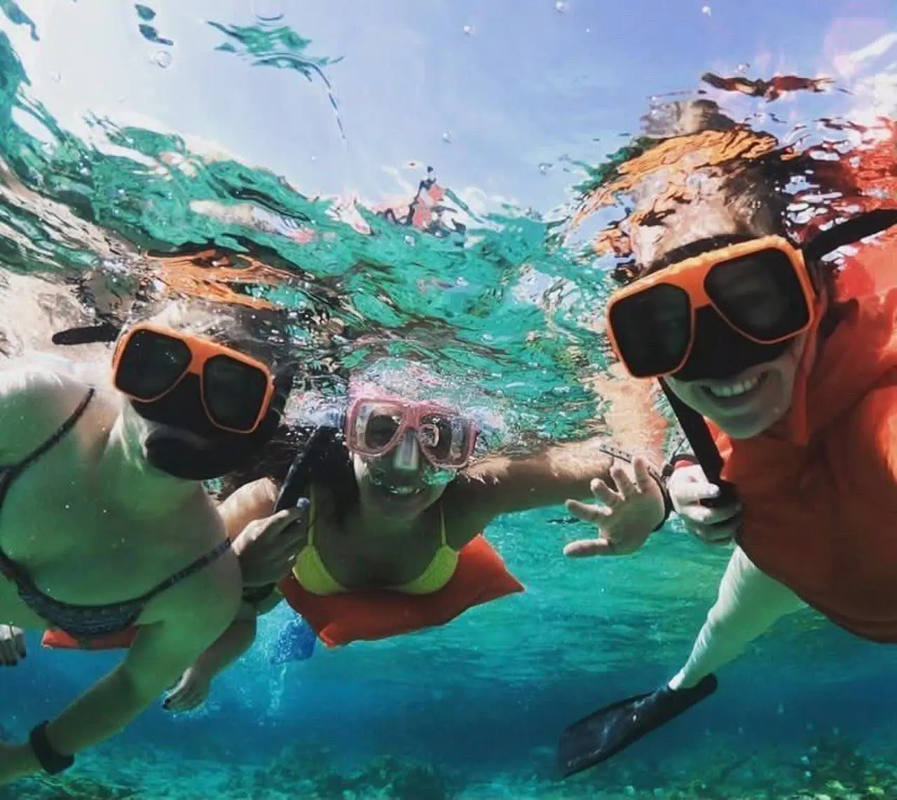 Cocktail cruise with Nassau sightseeing and snorkeling