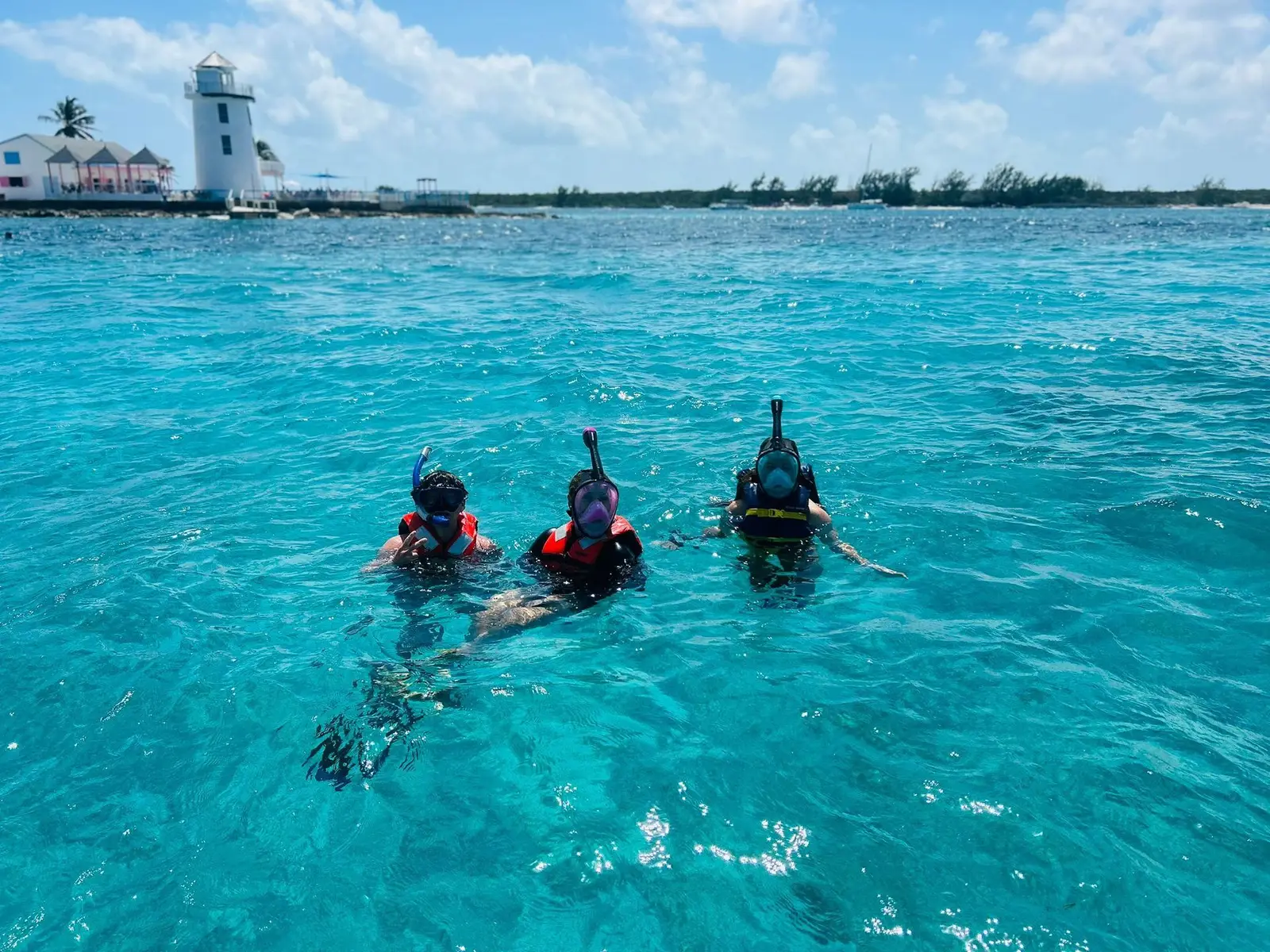 Private all inclusive boat tour in Nassau