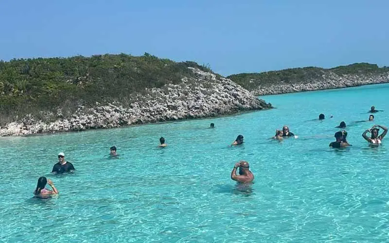 Private all inclusive boat tour in Nassau